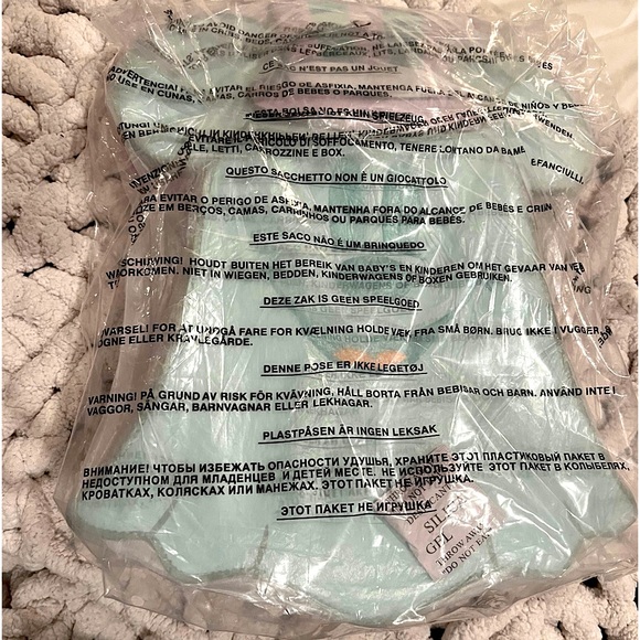 Ears+Crossbody⭐️Loungefly Ghost Minnie Mickey Double Sided Pastel Crossbody+Ears - Picture 3 of 13